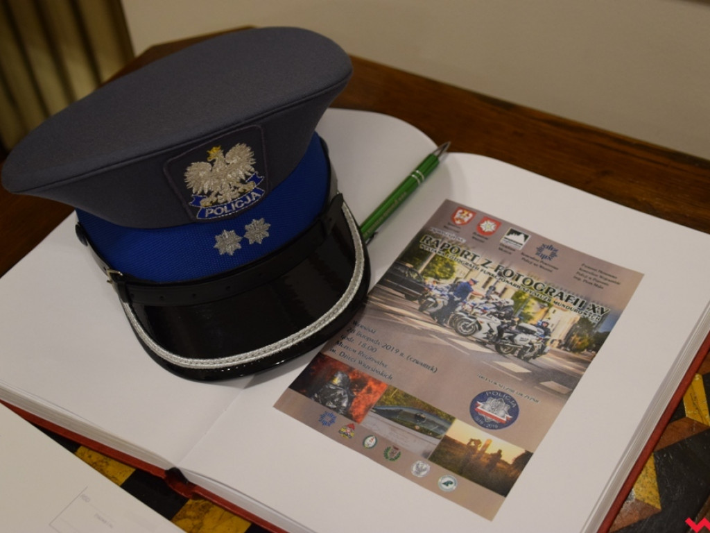 Codzienna służba pod gwiaździstym niebem. Migawki z pracy mundurowych na „Raporcie z fotografii”
