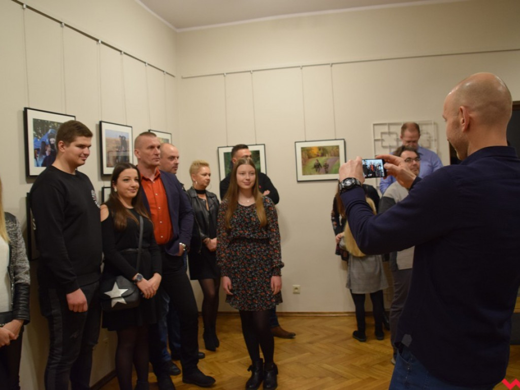 Codzienna służba pod gwiaździstym niebem. Migawki z pracy mundurowych na „Raporcie z fotografii”