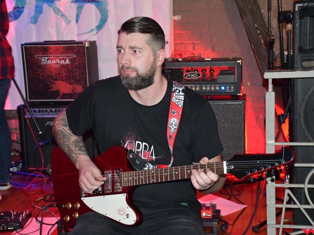 Nieoczekiwany finał koncertu Meteory i Yorby. Mikołaj Milczarek na scenie AQQ