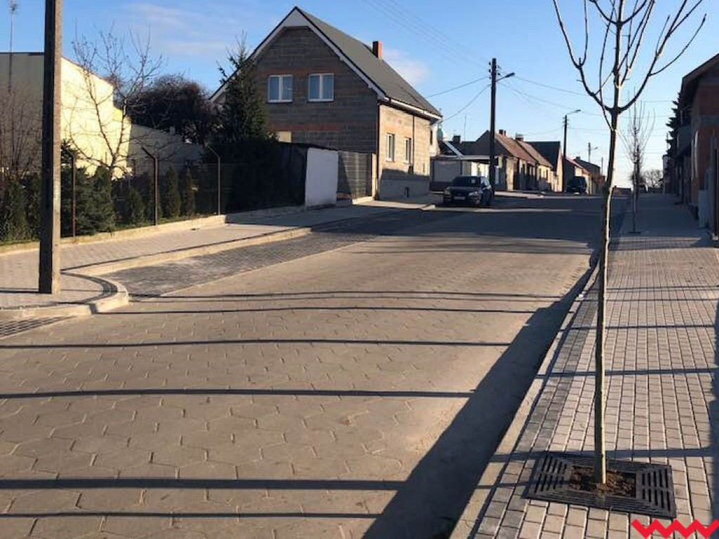 Nowy chodnik oraz zatoki do parkowania na ul. Farnej