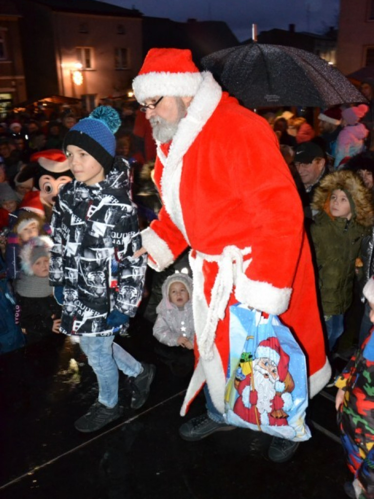 Bajkowe Mikołajki w Miłosławiu. Radości i uśmiechu dzieci nie było końca
