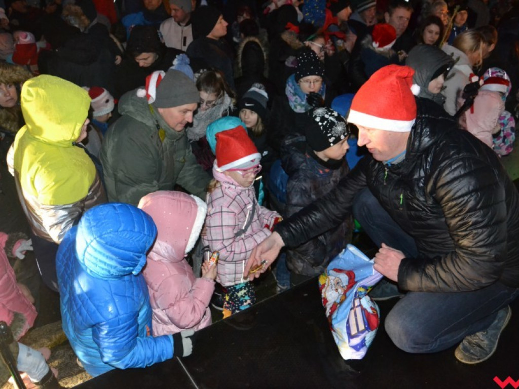 Bajkowe Mikołajki w Miłosławiu. Radości i uśmiechu dzieci nie było końca