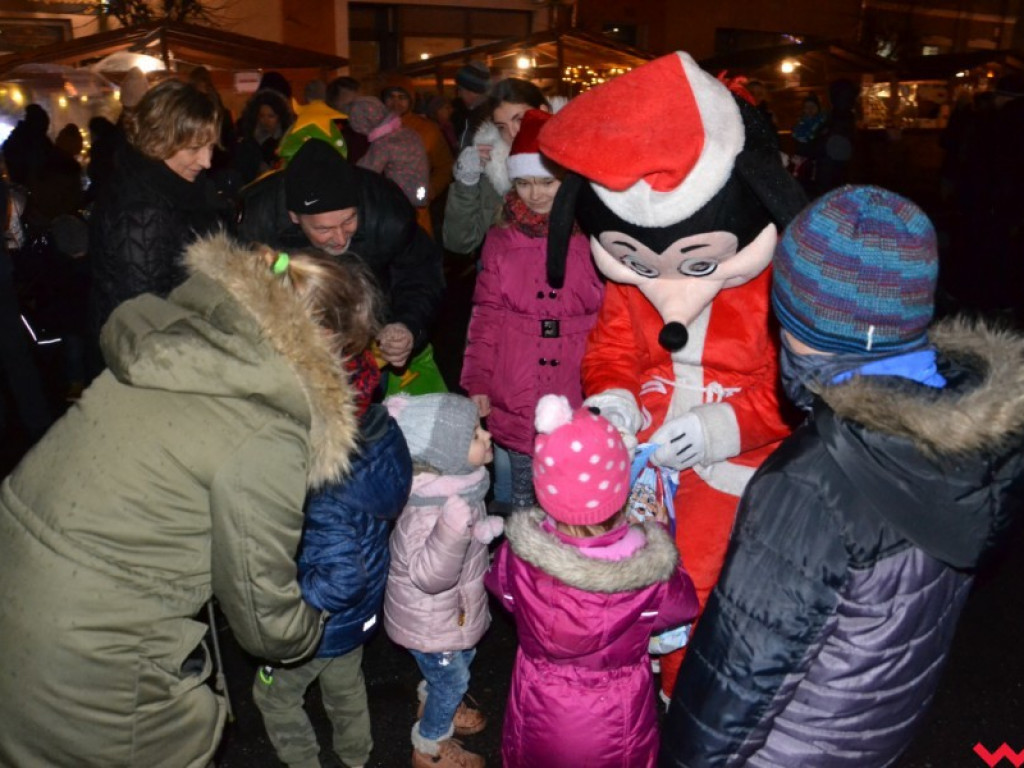 Bajkowe Mikołajki w Miłosławiu. Radości i uśmiechu dzieci nie było końca