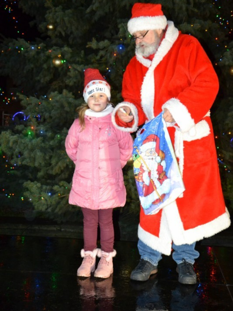 Bajkowe Mikołajki w Miłosławiu. Radości i uśmiechu dzieci nie było końca