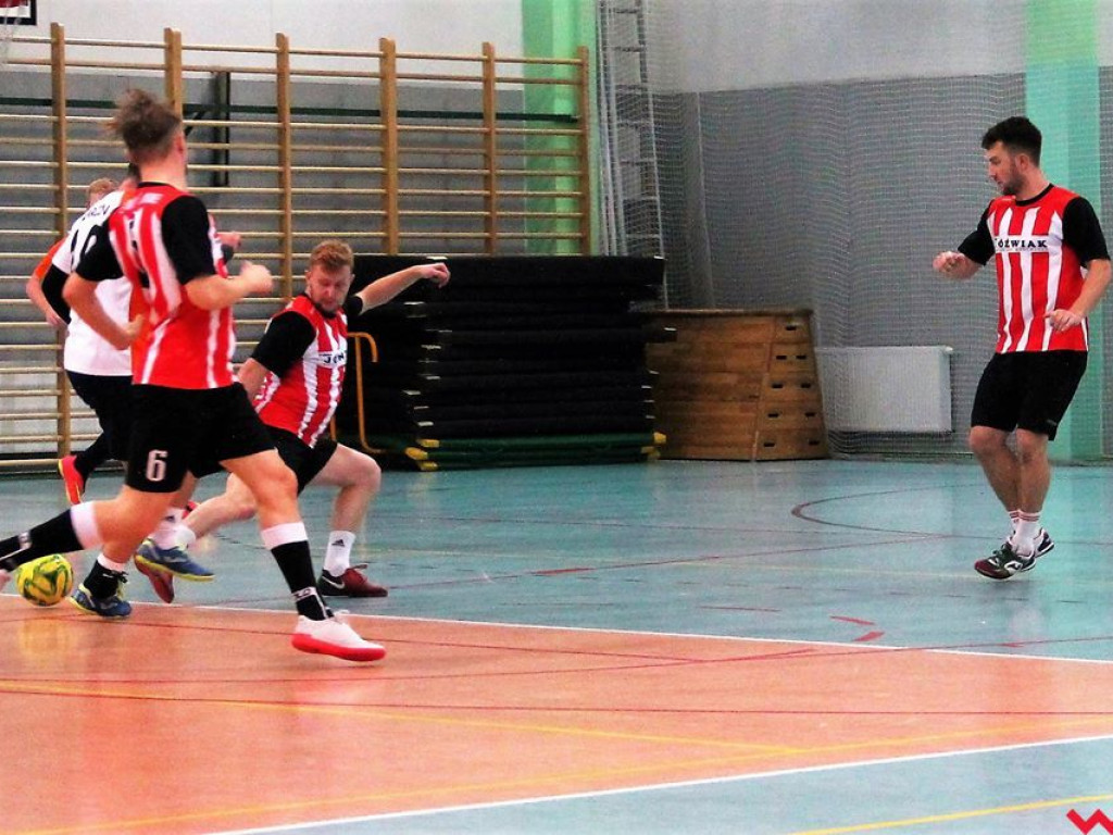 Liga halowa na półmetku rozgrywek rundy zasadniczej