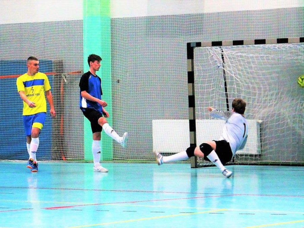 Liga halowa na półmetku rozgrywek rundy zasadniczej
