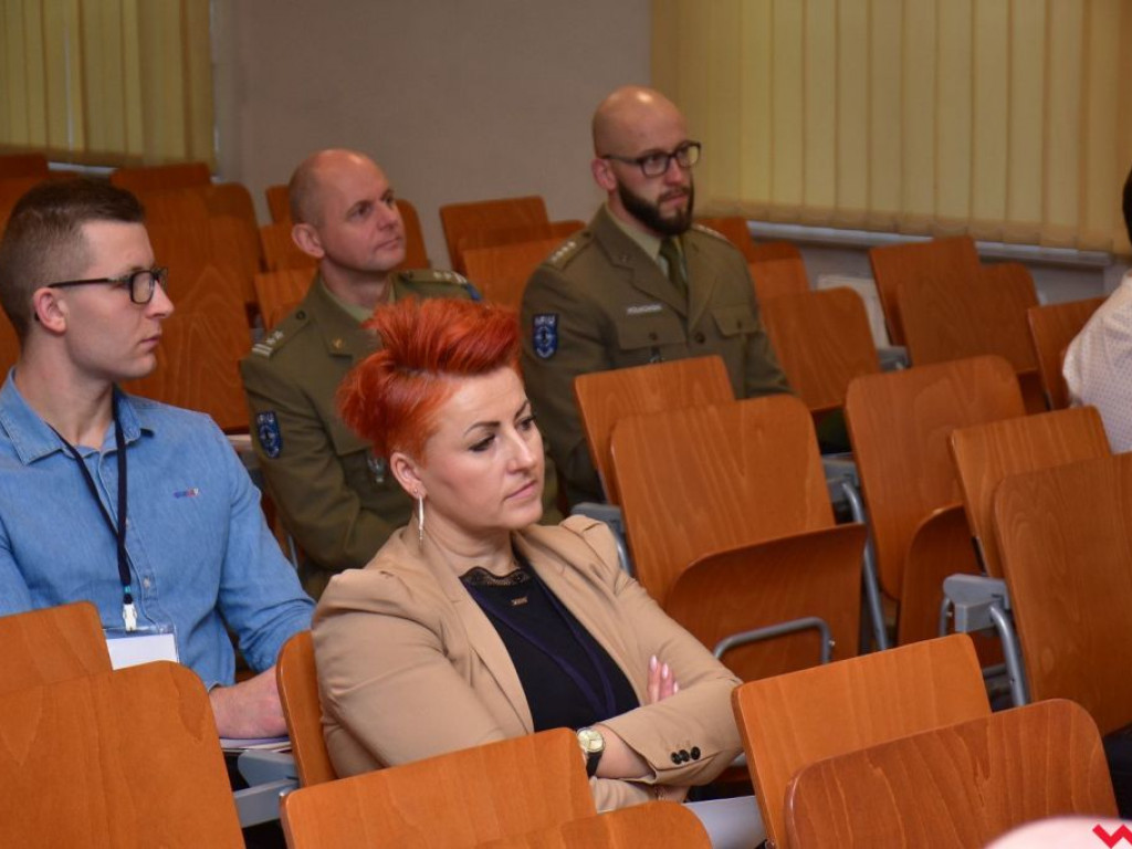 Analiza informacji okiem ekspertów. Konferencja i nowy kierunek studiów w PWSZ w Gnieźnie