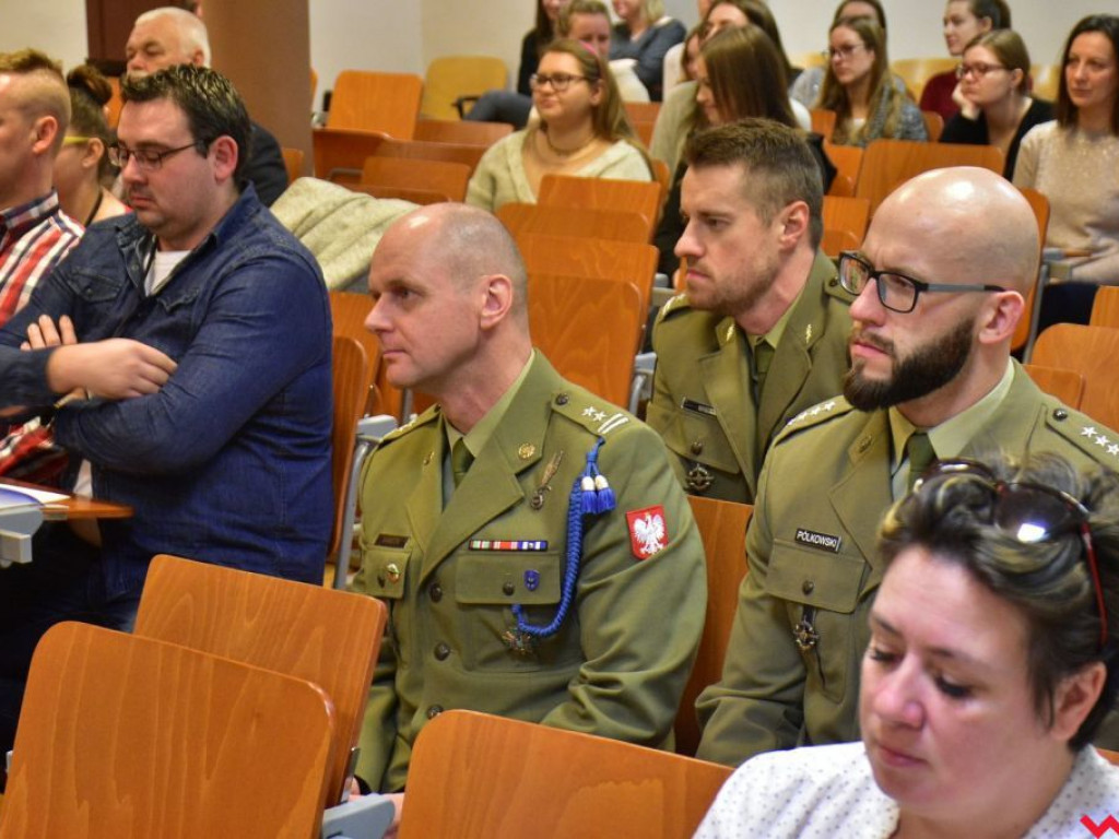 Analiza informacji okiem ekspertów. Konferencja i nowy kierunek studiów w PWSZ w Gnieźnie