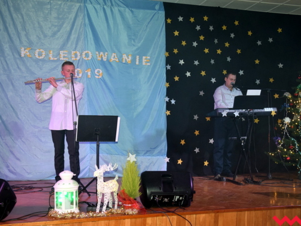 Świąteczny koncert w Kołaczkowie. Młodzi wykonawcy wzruszyli publiczność do łez