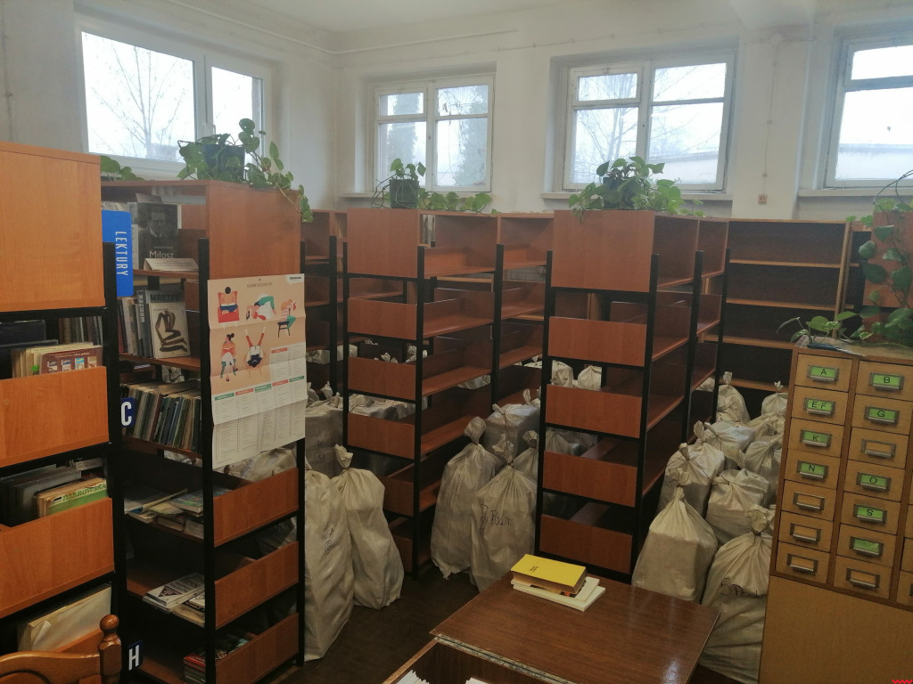 Trwają przenosiny biblioteki. Zyskają czytelnicy i pracownicy