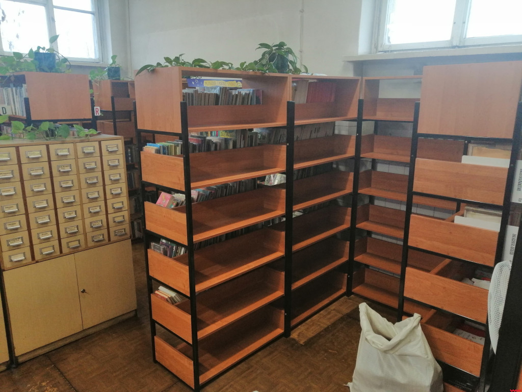 Trwają przenosiny biblioteki. Zyskają czytelnicy i pracownicy