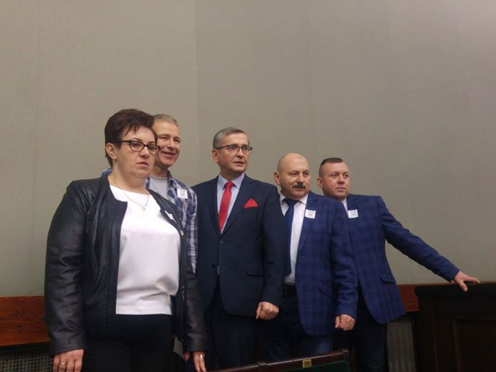 Wizyta w Sejmie uczniów ze szkoły w Pietrzykowie