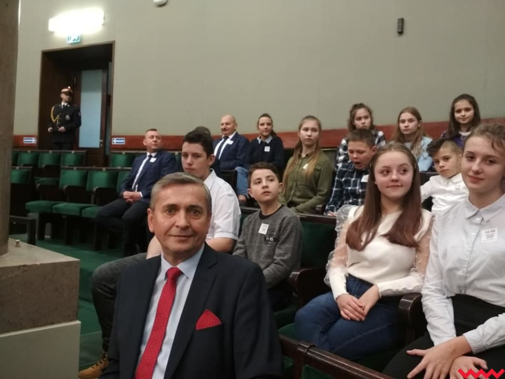 Wizyta w Sejmie uczniów ze szkoły w Pietrzykowie