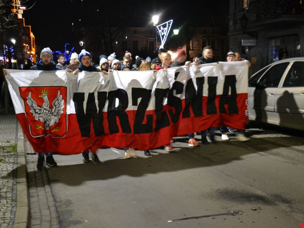 Czy umiemy być wdzięczni? Hołd dla Powstańców Wielkopolskich w świetle rac