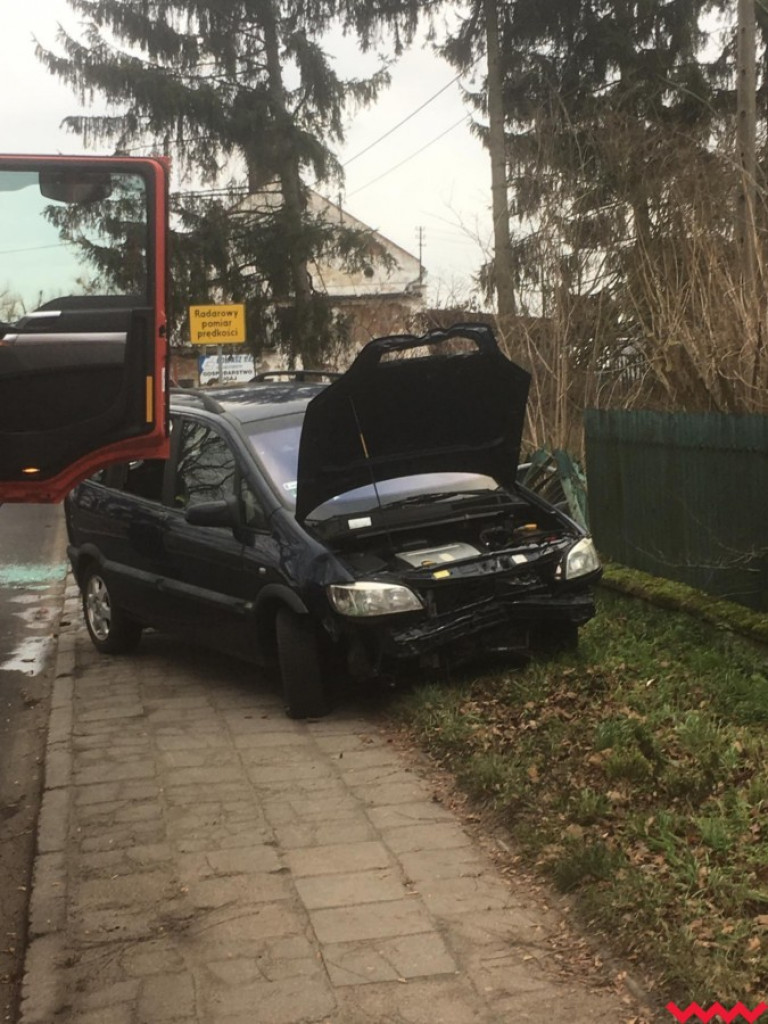18-latka nie opanowała samochodu i wypadła z drogi