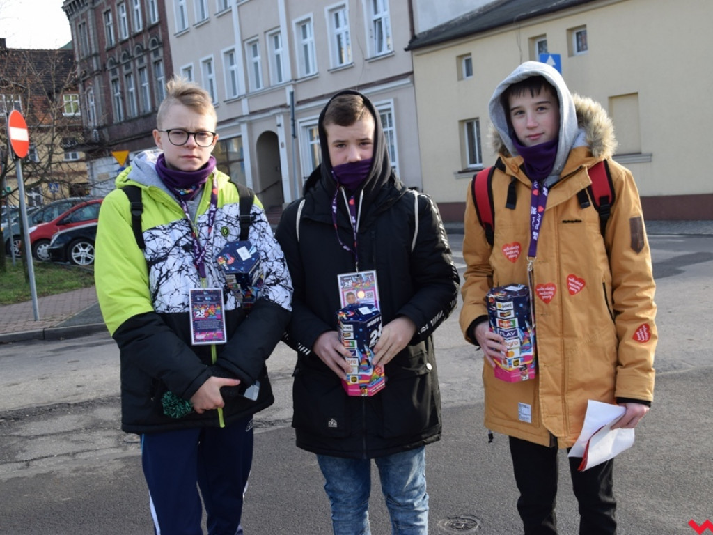 Uliczna kwesta pod znakiem serca. Września zbiera pieniądze na ratowanie dzieci