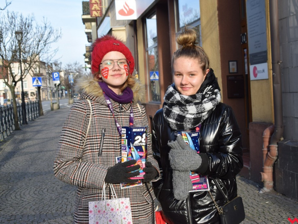 Uliczna kwesta pod znakiem serca. Września zbiera pieniądze na ratowanie dzieci