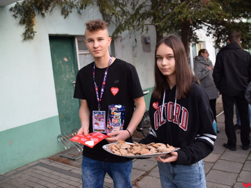 Licytacje, modne fryzury i tatuaże. Gorąca atmosfera na wrzesińskim finale WOŚP!