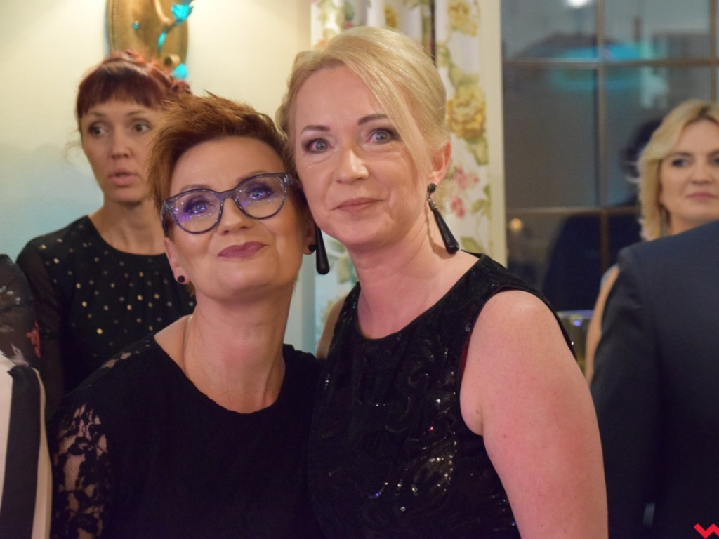 Maturzyści z Zespołu Szkół Politechnicznych zatańczyli poloneza i zainaugurowali sezon studniówek