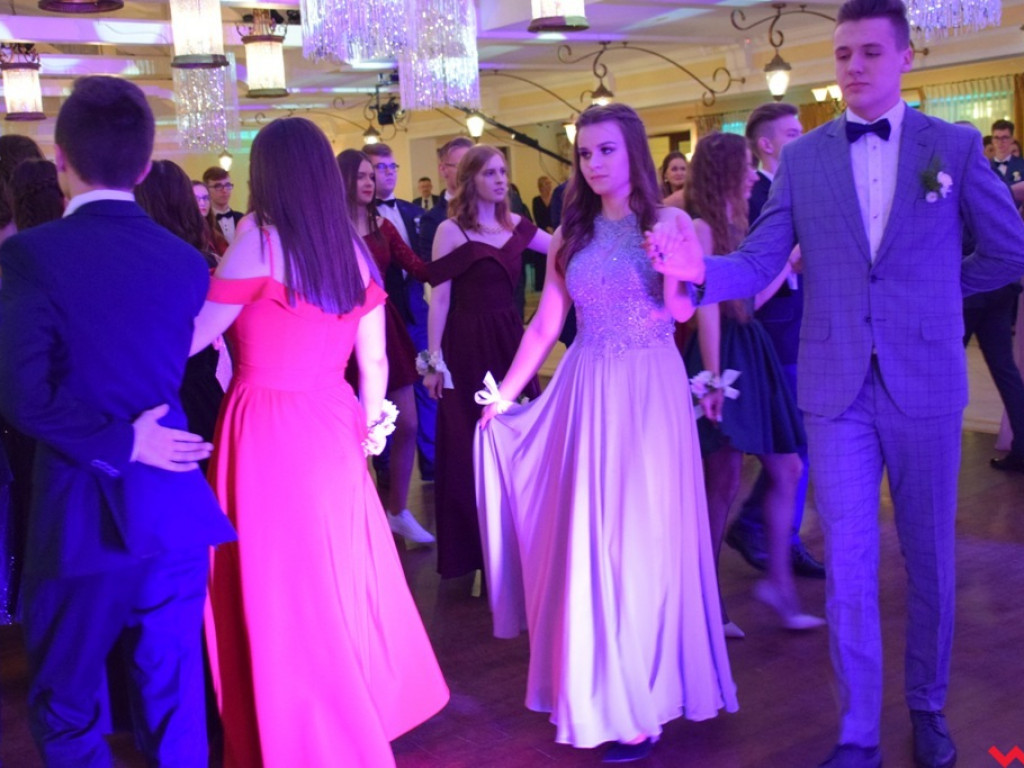 Polonez „Sienkiewicza”. Licealiści sto dni przed maturą