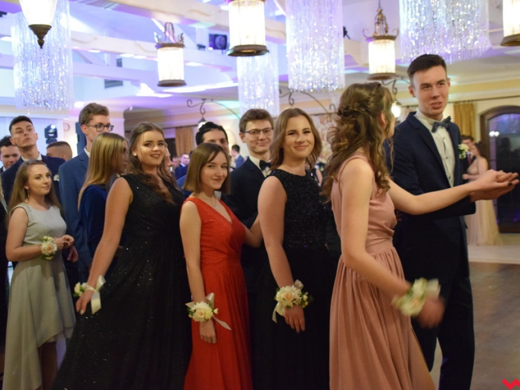 Polonez „Sienkiewicza”. Licealiści sto dni przed maturą