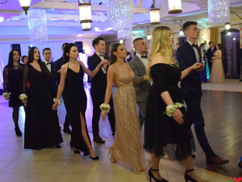 Polonez „Sienkiewicza”. Licealiści sto dni przed maturą