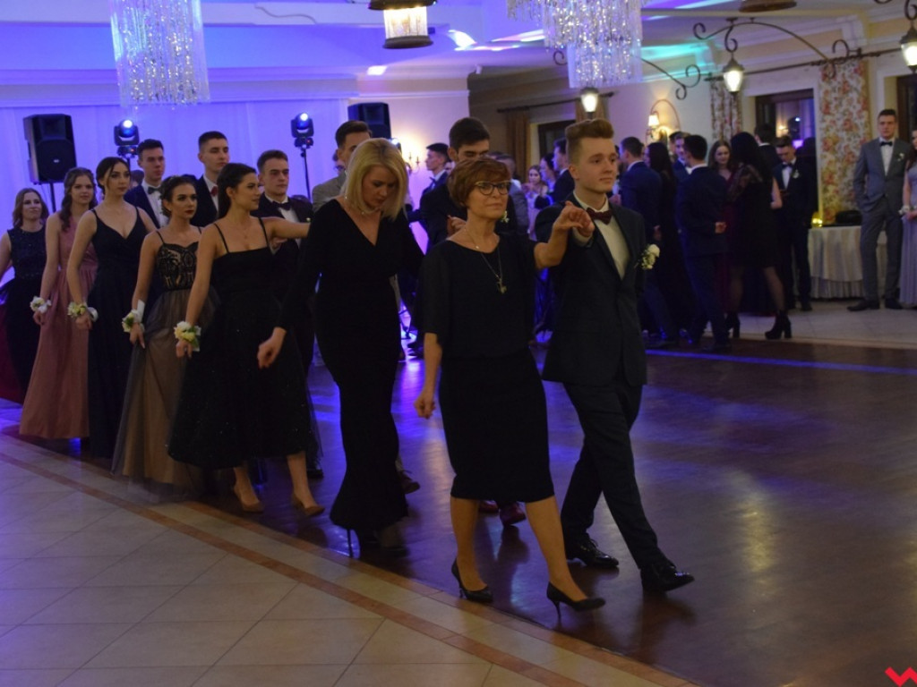 Polonez „Sienkiewicza”. Licealiści sto dni przed maturą