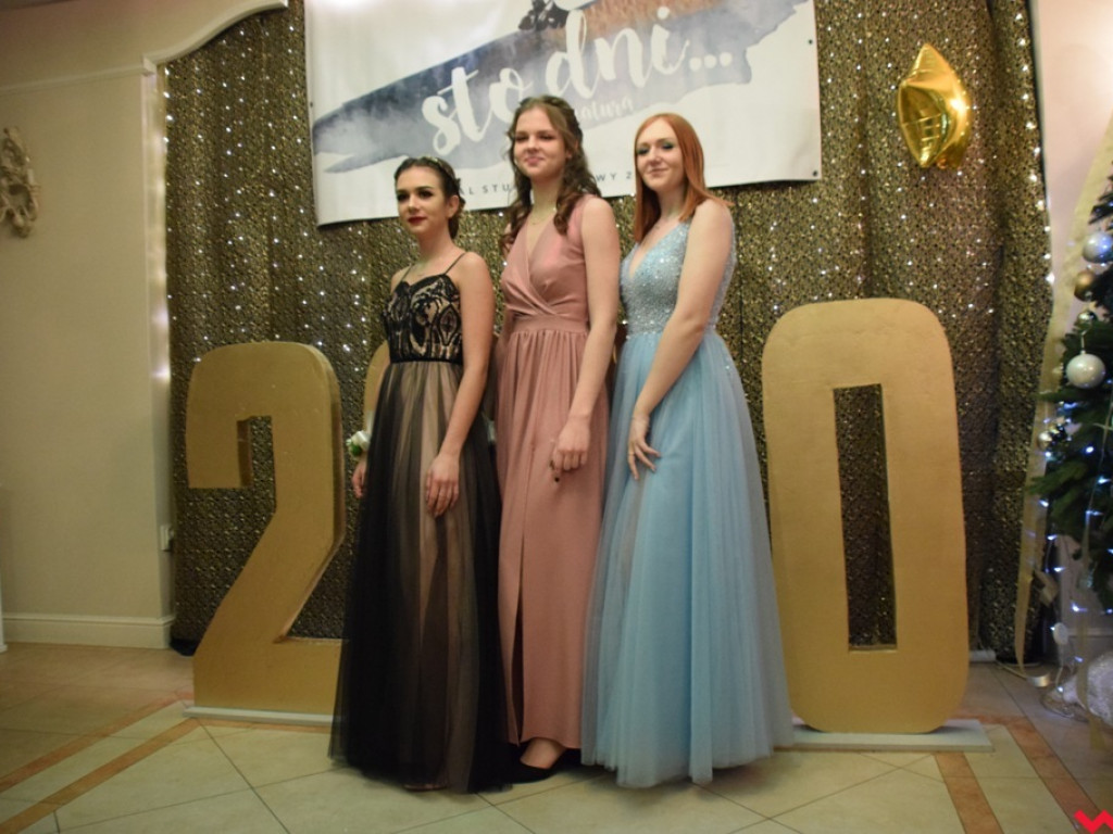 Polonez „Sienkiewicza”. Licealiści sto dni przed maturą