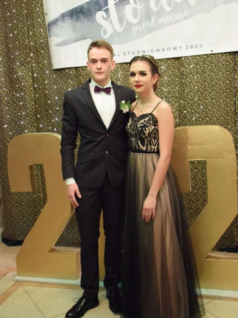 Polonez „Sienkiewicza”. Licealiści sto dni przed maturą