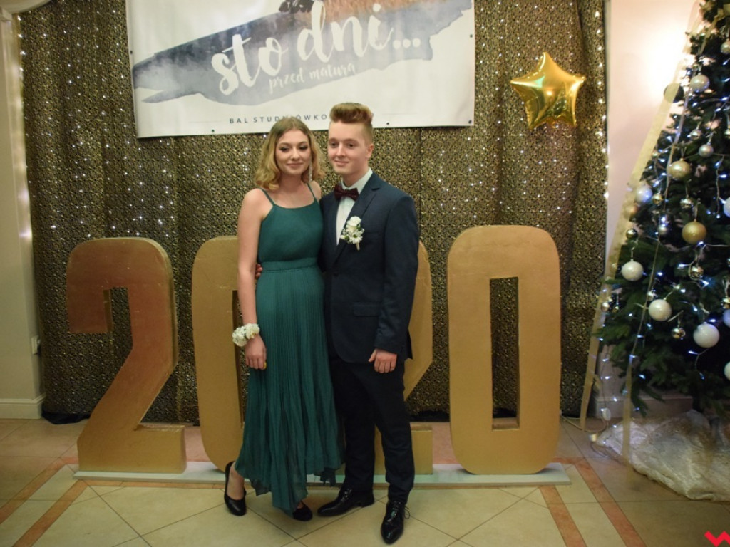 Polonez „Sienkiewicza”. Licealiści sto dni przed maturą