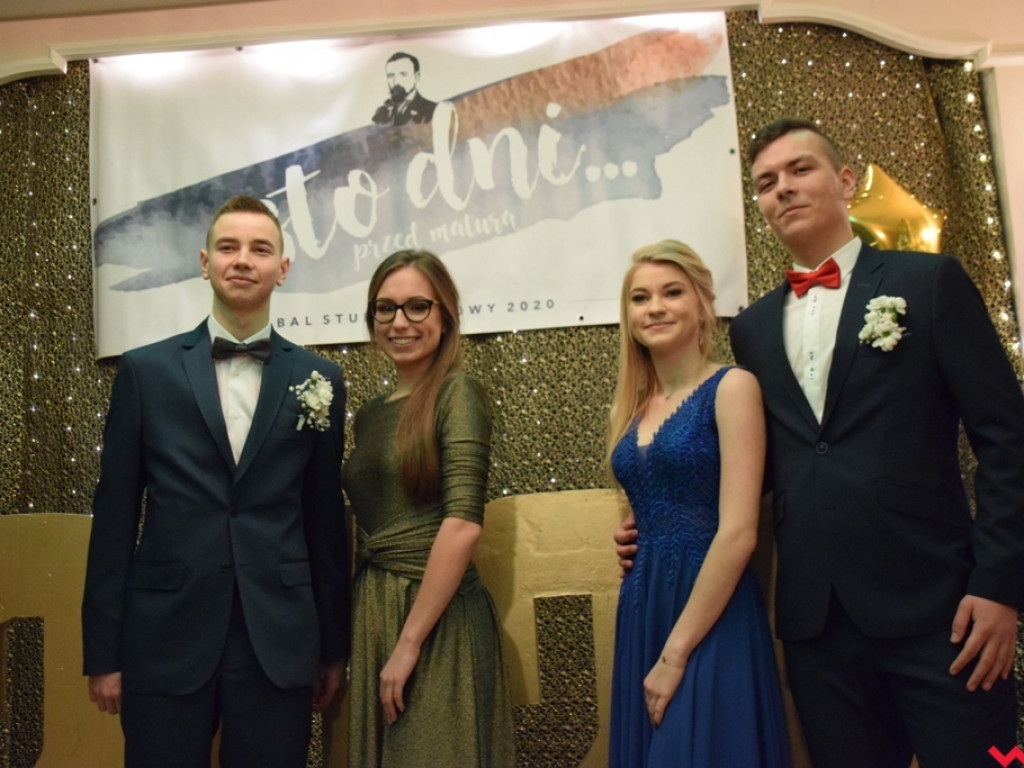 Polonez „Sienkiewicza”. Licealiści sto dni przed maturą