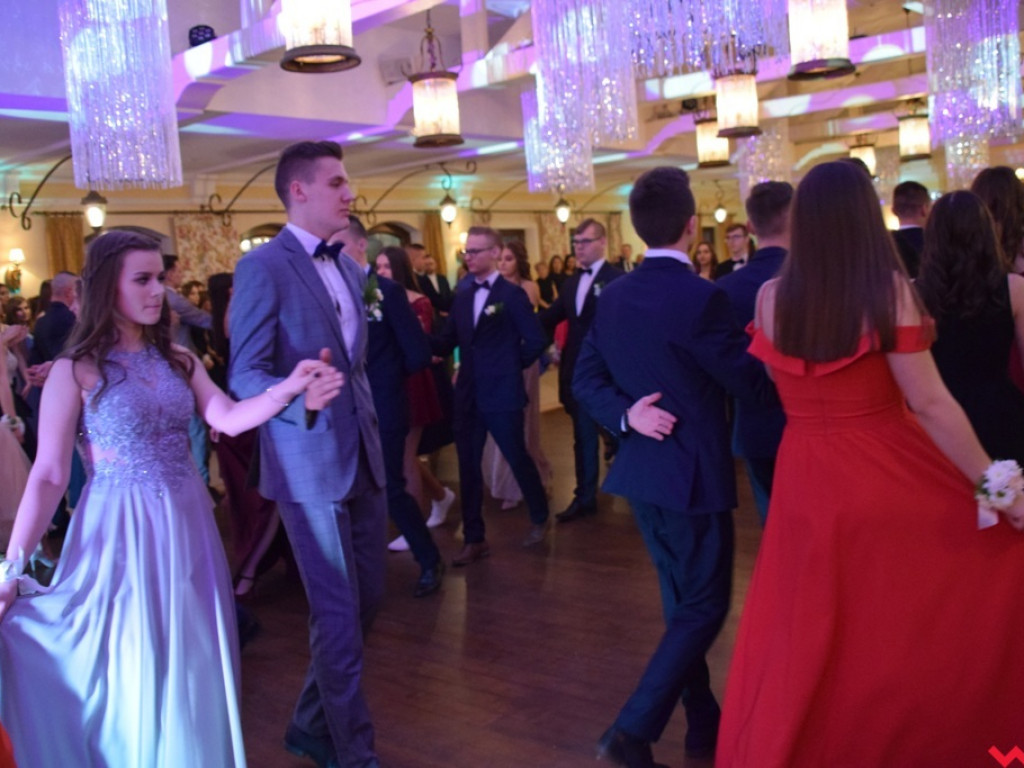 Polonez „Sienkiewicza”. Licealiści sto dni przed maturą