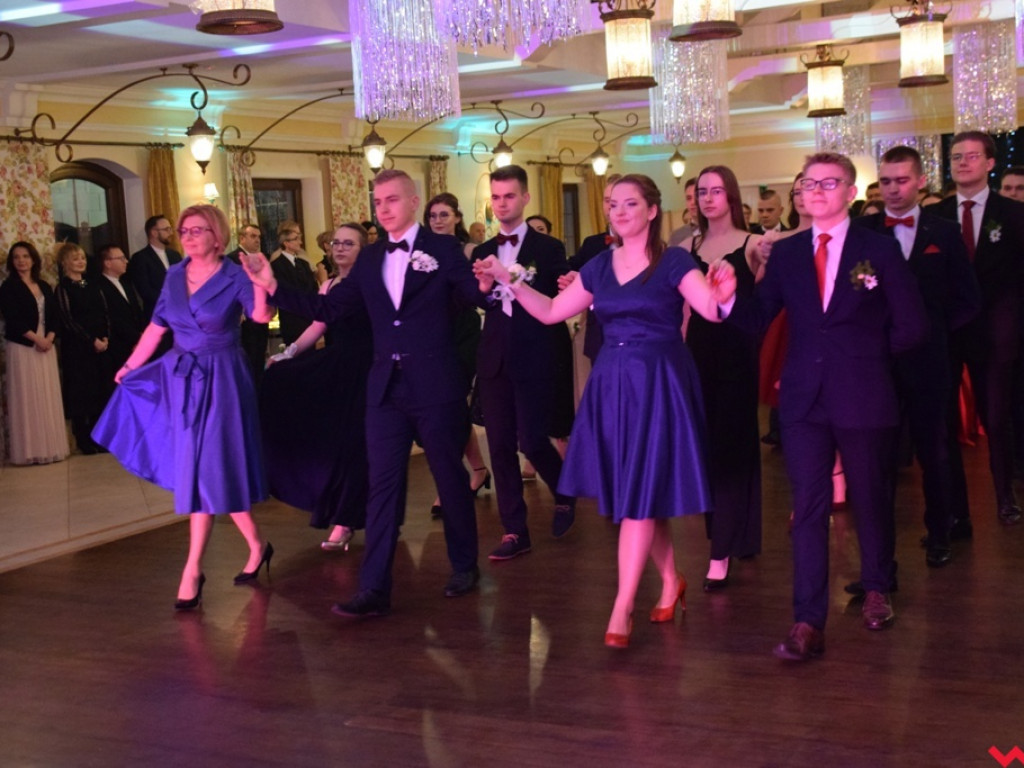 Polonez „Sienkiewicza”. Licealiści sto dni przed maturą