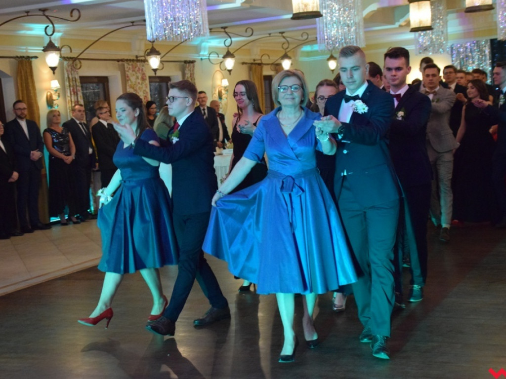 Polonez „Sienkiewicza”. Licealiści sto dni przed maturą