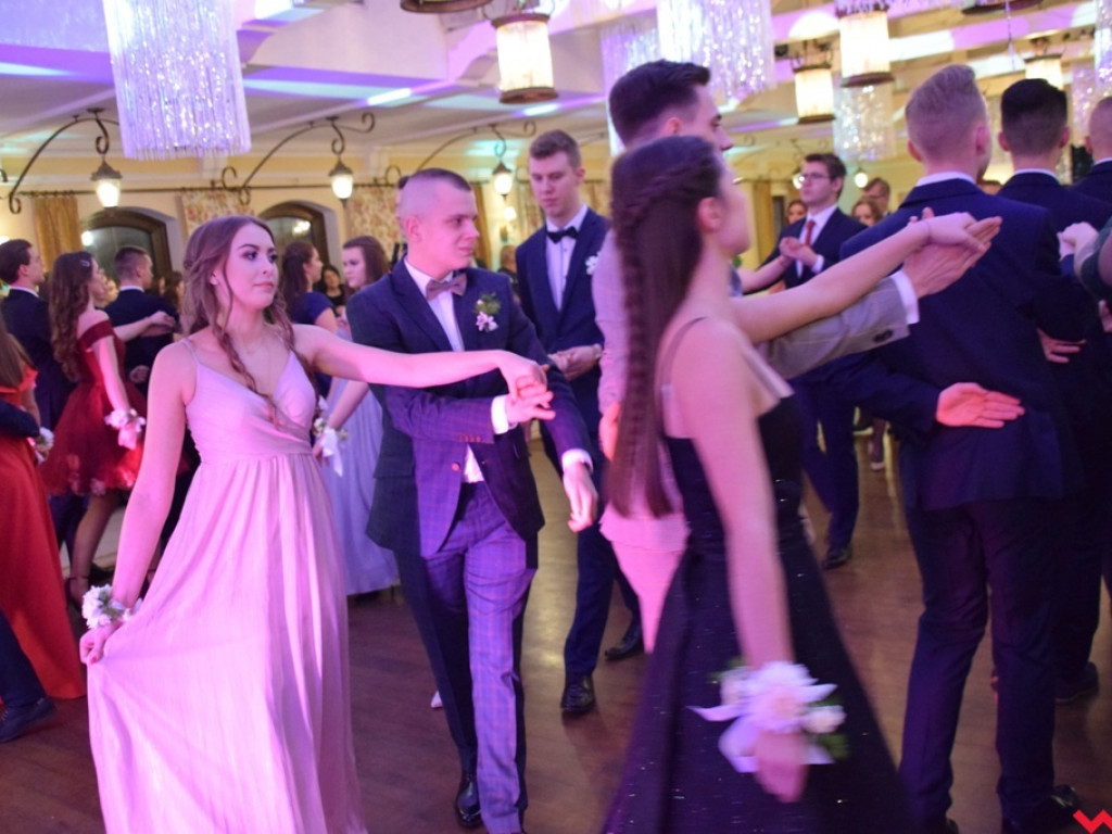 Polonez „Sienkiewicza”. Licealiści sto dni przed maturą