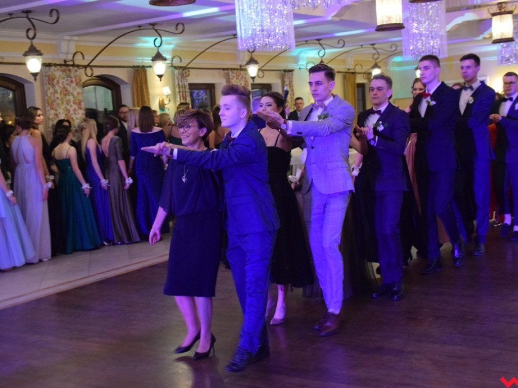 Polonez „Sienkiewicza”. Licealiści sto dni przed maturą