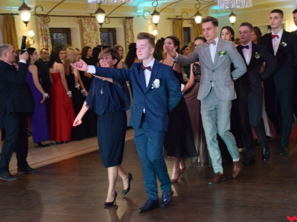 Polonez „Sienkiewicza”. Licealiści sto dni przed maturą