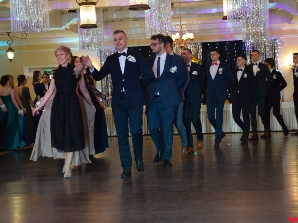 Polonez „Sienkiewicza”. Licealiści sto dni przed maturą