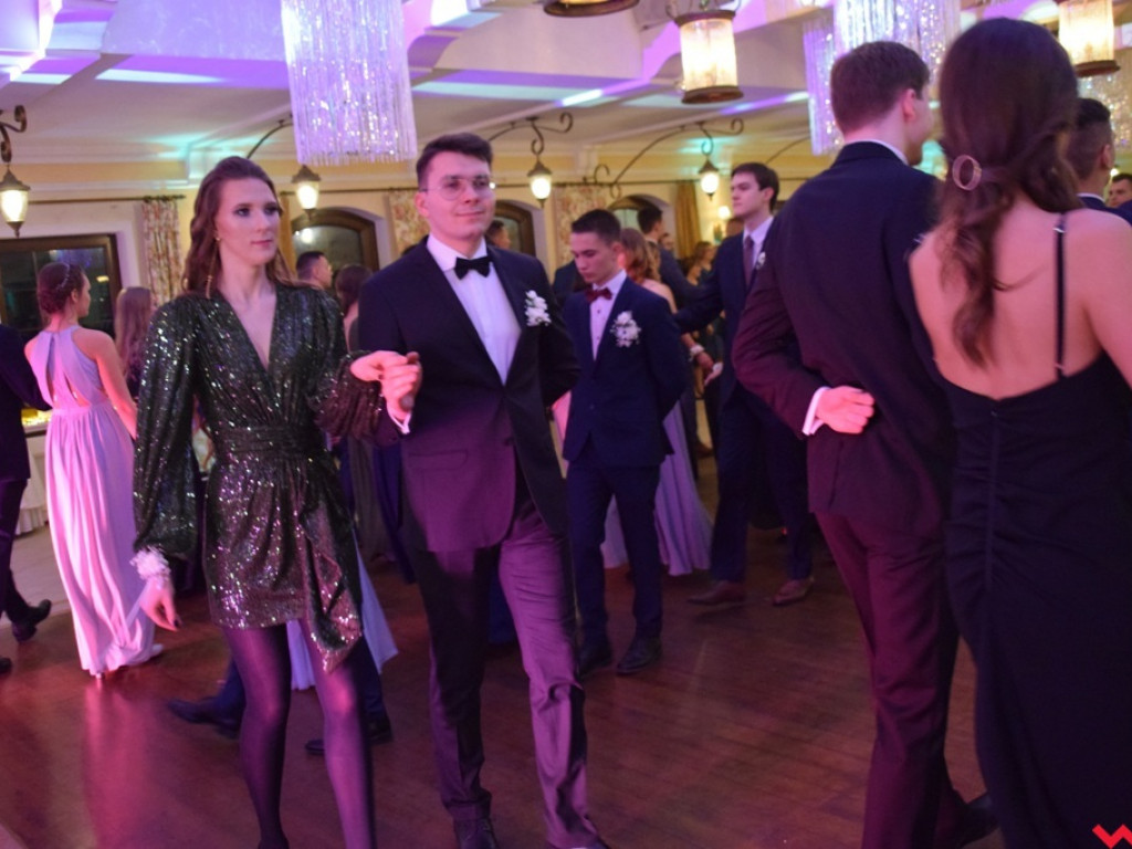 Polonez „Sienkiewicza”. Licealiści sto dni przed maturą