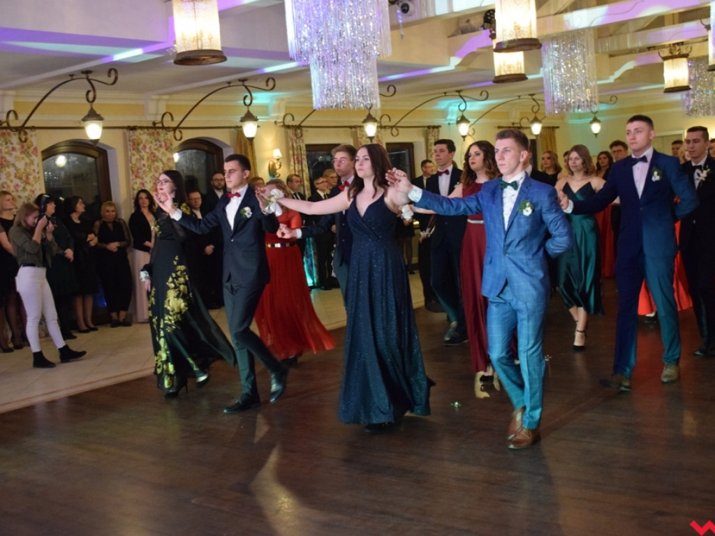 Polonez „Sienkiewicza”. Licealiści sto dni przed maturą