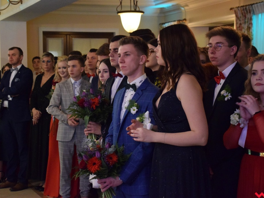 Polonez „Sienkiewicza”. Licealiści sto dni przed maturą