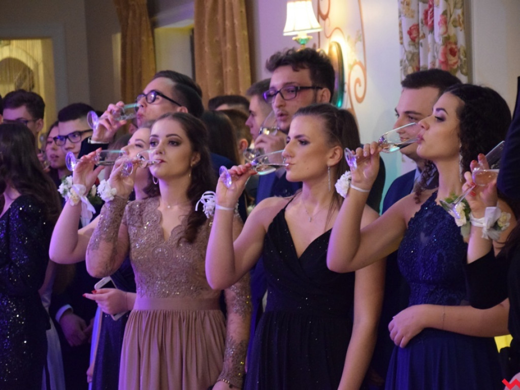 Polonez „Sienkiewicza”. Licealiści sto dni przed maturą