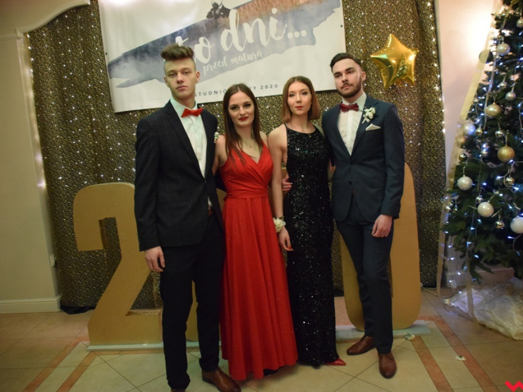 Polonez „Sienkiewicza”. Licealiści sto dni przed maturą