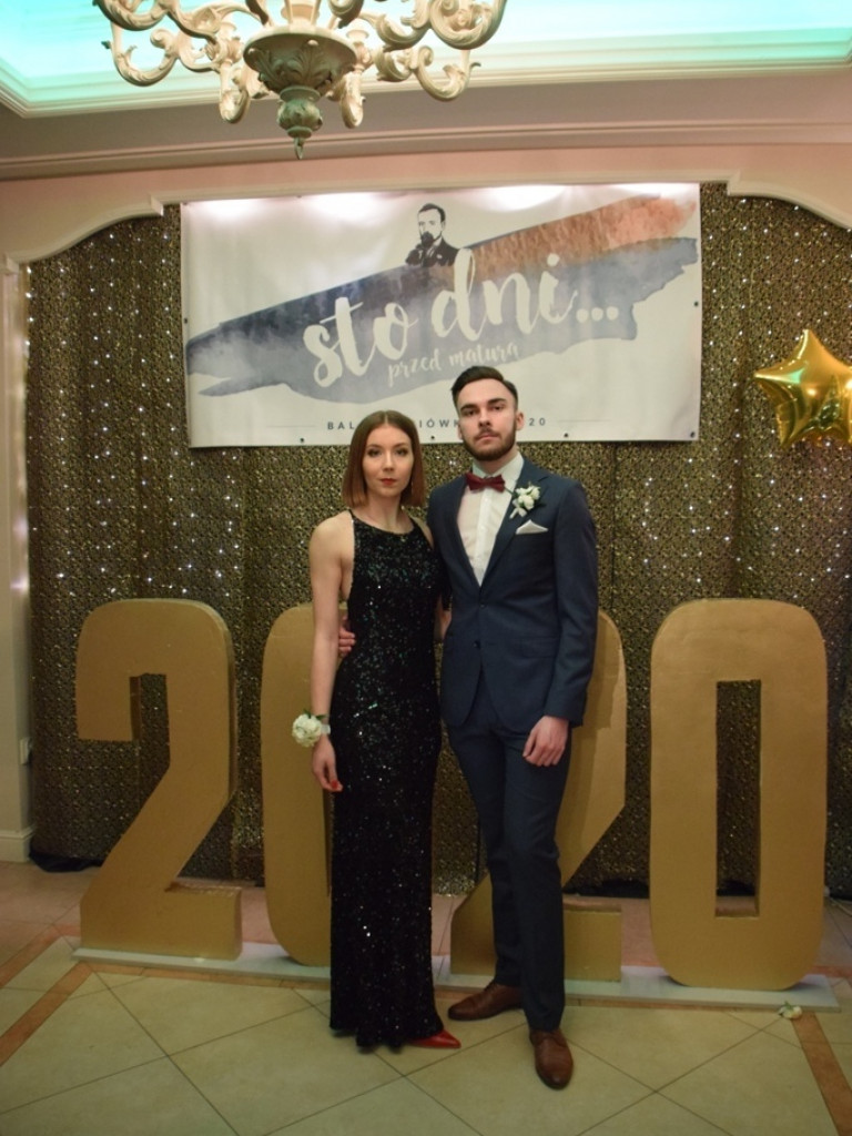 Polonez „Sienkiewicza”. Licealiści sto dni przed maturą