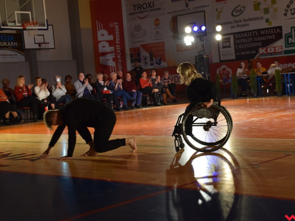 Ivona Pavlović zachęcała do tańca. Karnawałowe show po raz drugi we Wrześni!