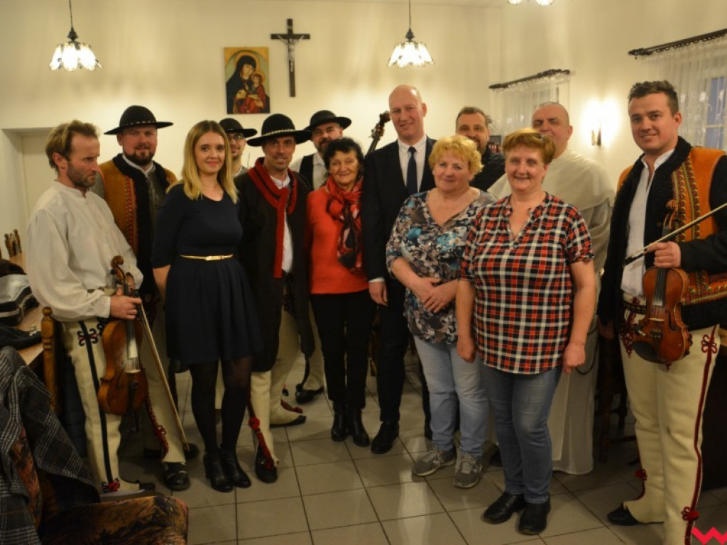 Górale spod samiuśkich Tater śpiewali kolędy. Publiczność była zachwycona