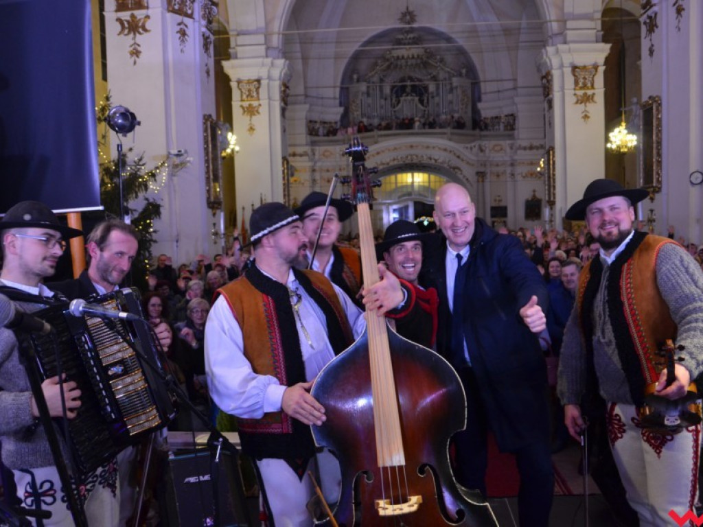 Górale spod samiuśkich Tater śpiewali kolędy. Publiczność była zachwycona