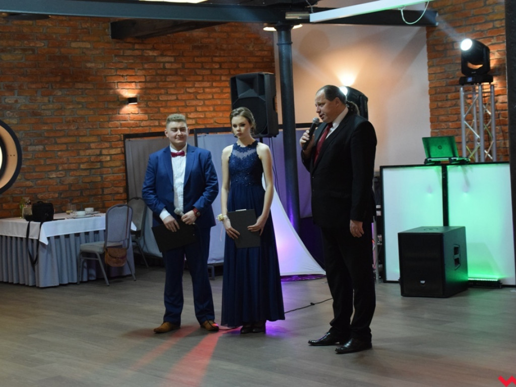 Uroczyście i kameralnie. Studniówka Zespołu Szkół Zawodowych nr 2