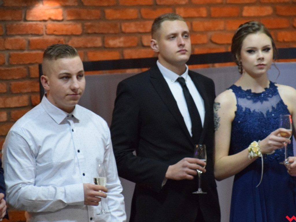 Uroczyście i kameralnie. Studniówka Zespołu Szkół Zawodowych nr 2