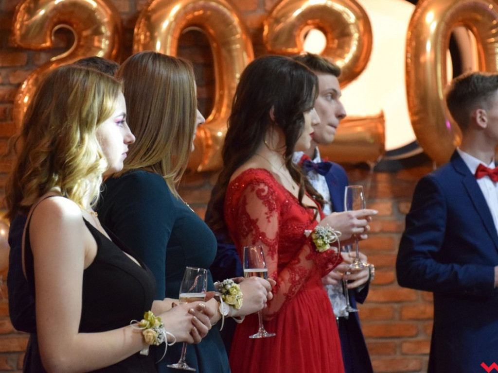 Uroczyście i kameralnie. Studniówka Zespołu Szkół Zawodowych nr 2